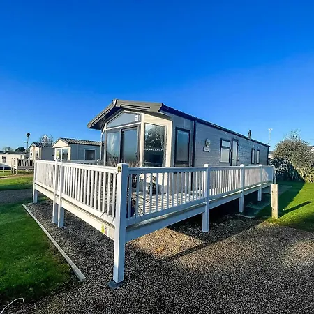 Wonderful 6 Berth Caravan For Hire By A Stunning Norfolk Beach Ref 19006Sd Scratby Exterior photo