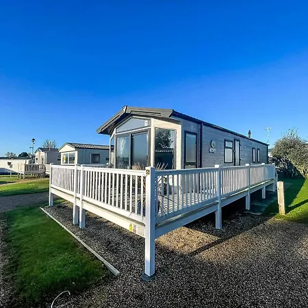 Wonderful 6 Berth Caravan For Hire By A Stunning Norfolk Beach Ref 19006Sd Scratby Exterior photo