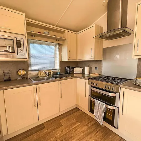 Wonderful 6 Berth Caravan For Hire By A Stunning Norfolk Beach Ref 19006Sd Scratby Exterior photo