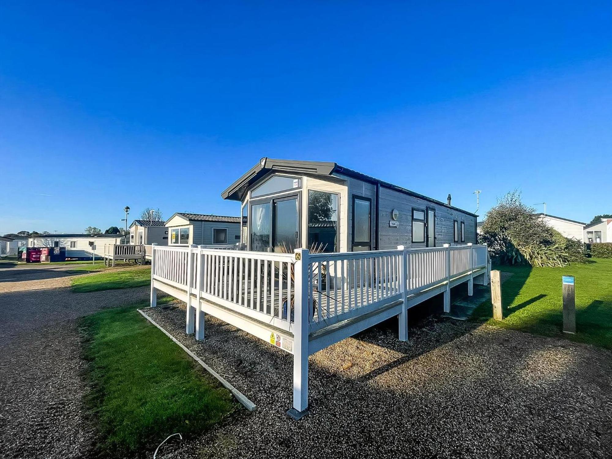 Campsite Wonderful 6 Berth Caravan For Hire By A Stunning Norfolk Ref 19006sd *
